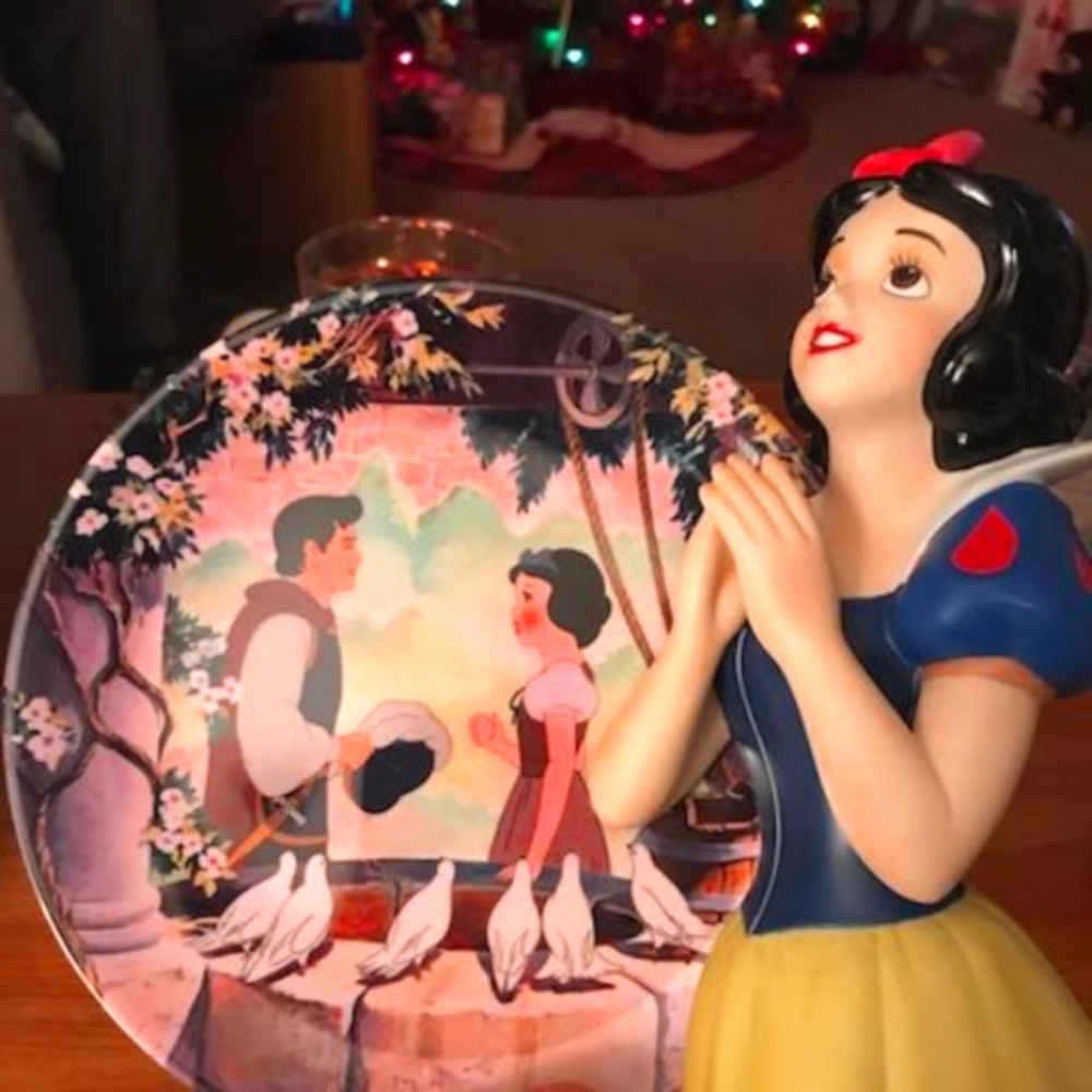 Disney's Snow White 65th anniversary(Meeting at the Wishing Well)